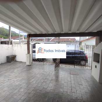 Casa em Mongaguá, bairro Centro