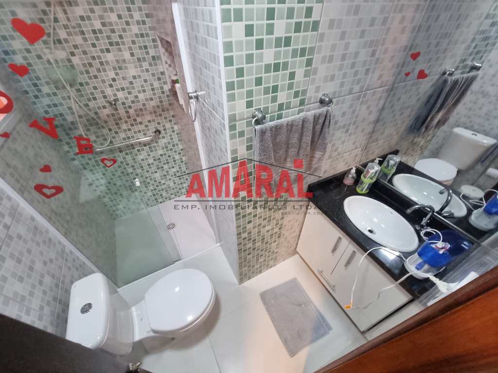 Sobrado em São Paulo, no bairro Cidade Satélite Santa Bárbara