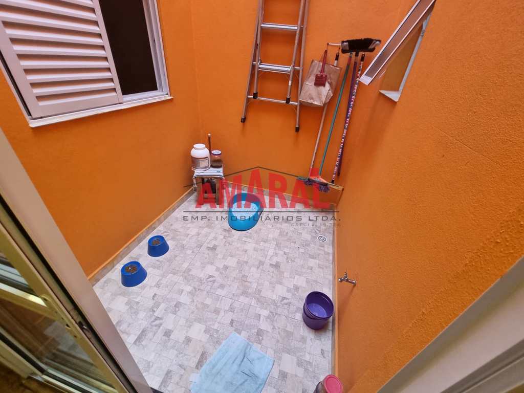 Sobrado em São Paulo, no bairro Cidade Satélite Santa Bárbara