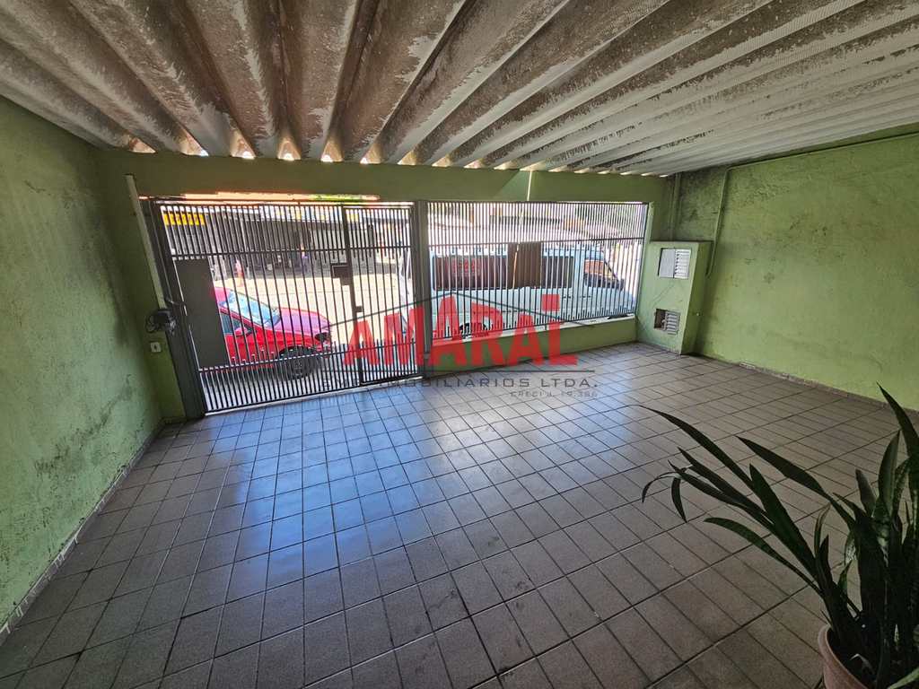 Casa em São Paulo, no bairro Cidade Satélite Santa Bárbara