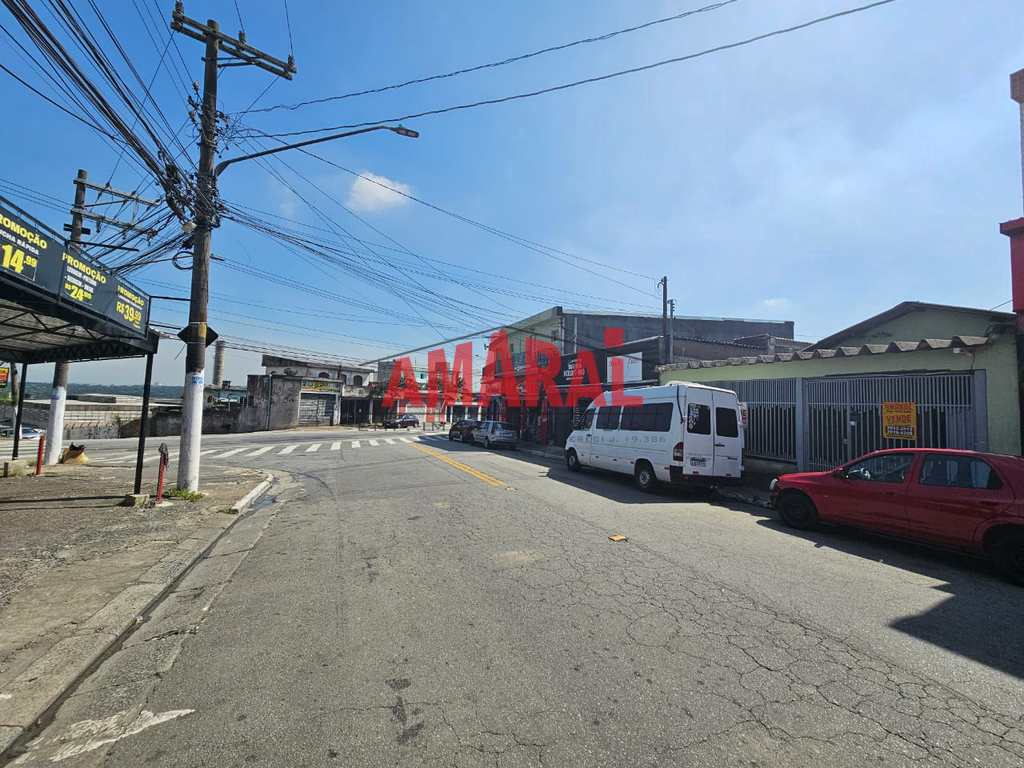 Casa em São Paulo, no bairro Cidade Satélite Santa Bárbara