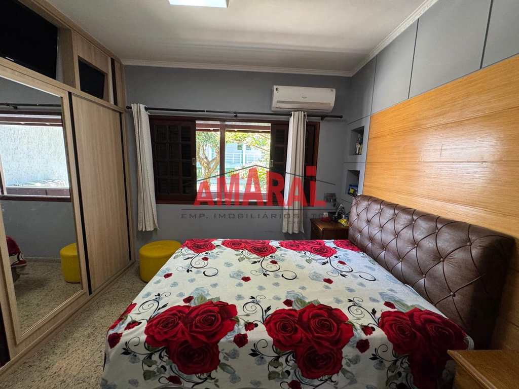 Sobrado em São Paulo, no bairro Jardim Hercilia