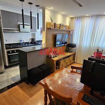 Apartamento em Mauá, bairro Parque São Vicente