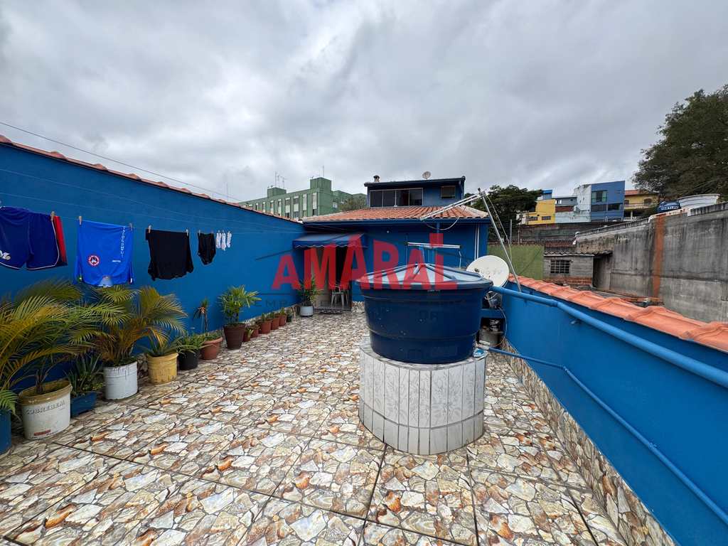 Sobrado em São Paulo, no bairro Cidade Satélite Santa Bárbara