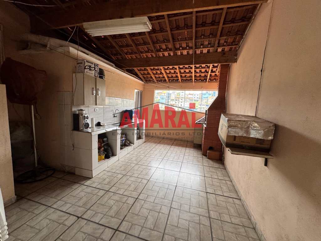 Sobrado em São Paulo, no bairro Cidade Satélite Santa Bárbara