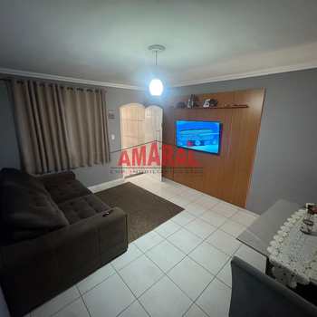 Sobrado em São Paulo, bairro Cidade Satélite Santa Bárbara