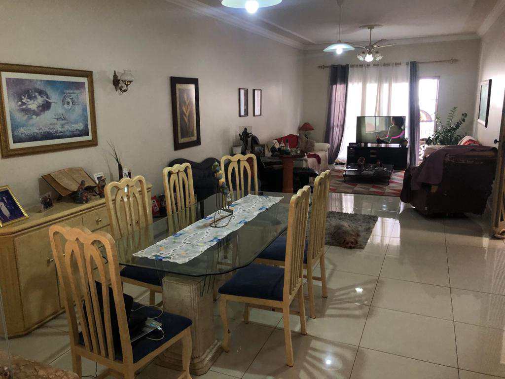 Casa em Ribeirão Preto, no bairro Jardim São Luiz