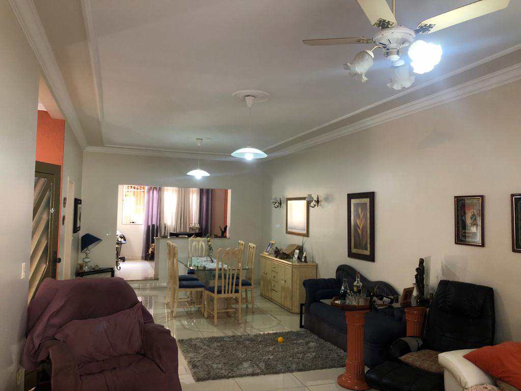 Casa em Ribeirão Preto, no bairro Jardim São Luiz