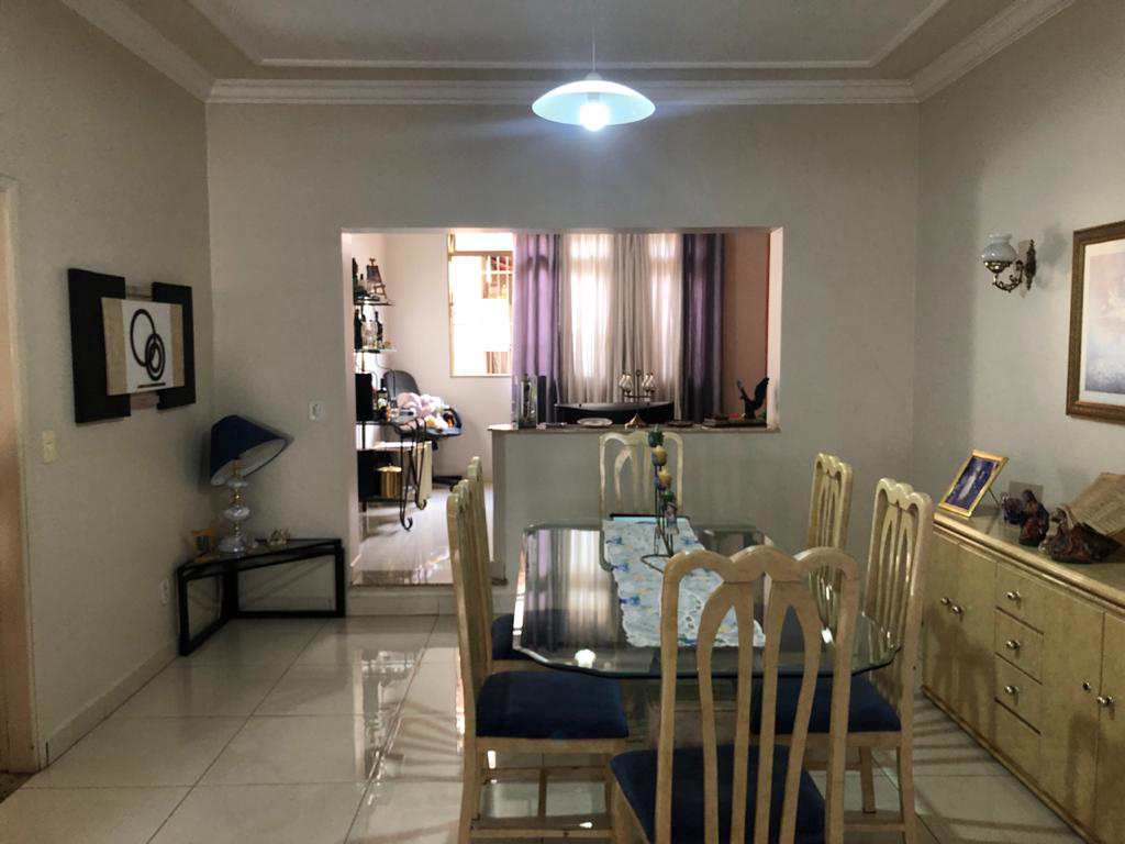 Casa em Ribeirão Preto, no bairro Jardim São Luiz