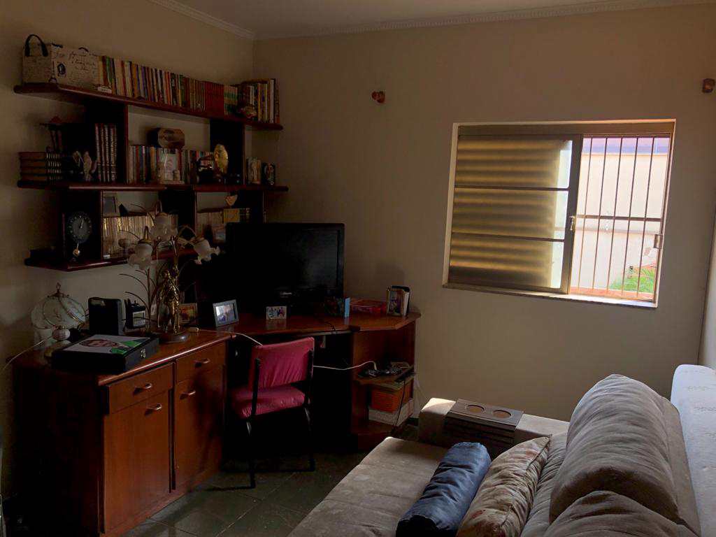 Casa em Ribeirão Preto, no bairro Jardim São Luiz
