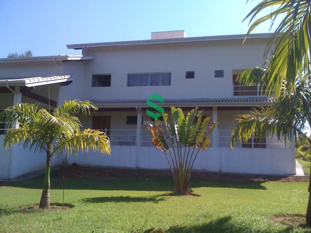 Casa de Condomínio em Guararema, no bairro Itapema