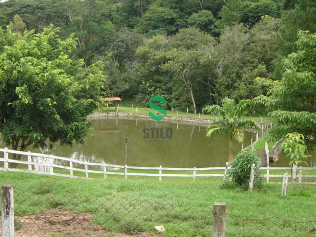 Sítio em Guararema, no bairro Cerejeiras