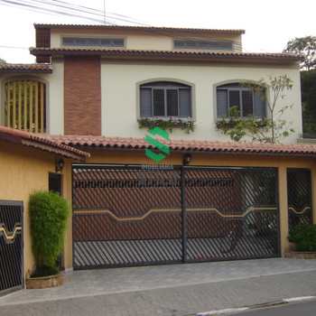 Casa em Guararema, bairro Centro