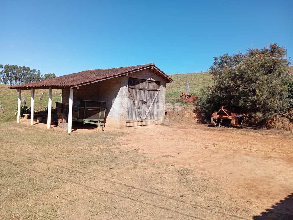 Sítio em Bueno Brandão, no bairro Centro