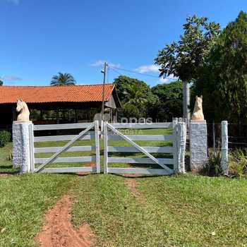 Fazenda em Inocência, bairro Centro