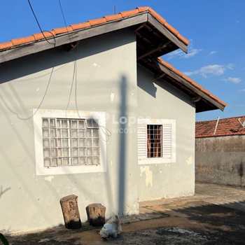 Casa em Paulínia, bairro Alto de Pinheiros