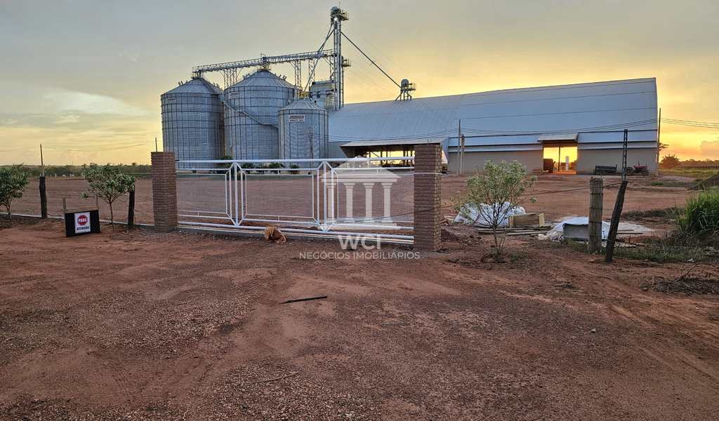 Fazenda em Pontes E Lacerda, bairro Centro