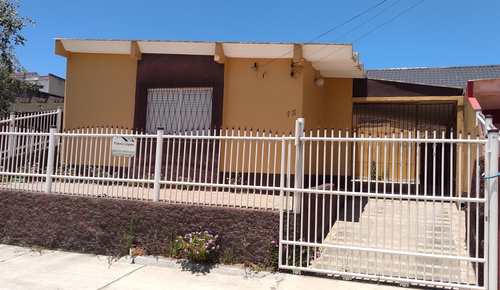 Casa, código 073 em Rio Grande, bairro Cassino