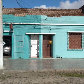Casa em Pelotas, bairro Fragata