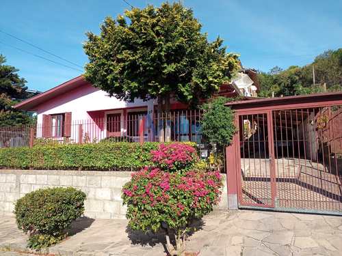Casa, código 2632 em Caxias do Sul, bairro Salgado Filho