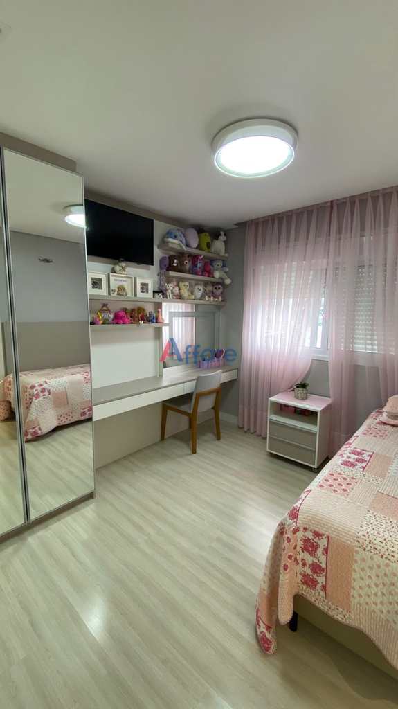 Apartamento em Caxias do Sul, no bairro Panazzolo