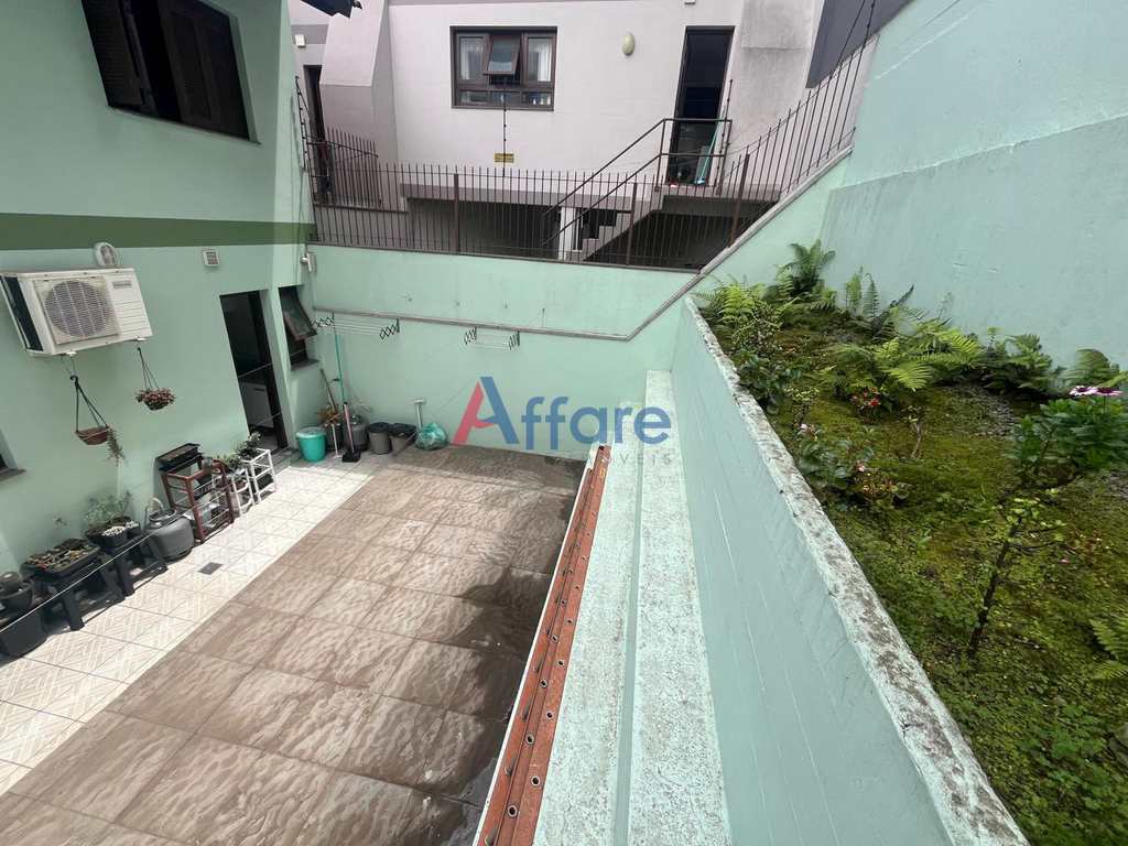 Sobrado em Caxias do Sul, no bairro de Lazzer