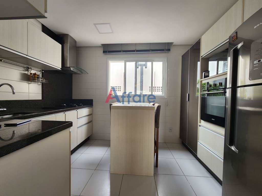 Sobrado em Caxias do Sul, no bairro Vinhedos