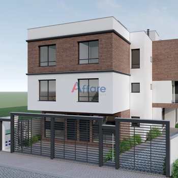 Sobrado em Caxias do Sul, bairro Diamantino