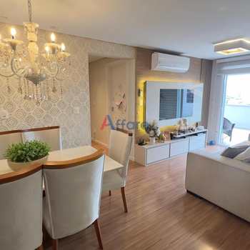 Apartamento em Caxias do Sul, bairro Panazzolo