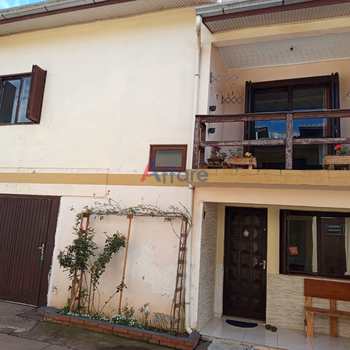 Sobrado em Caxias do Sul, bairro Interlagos