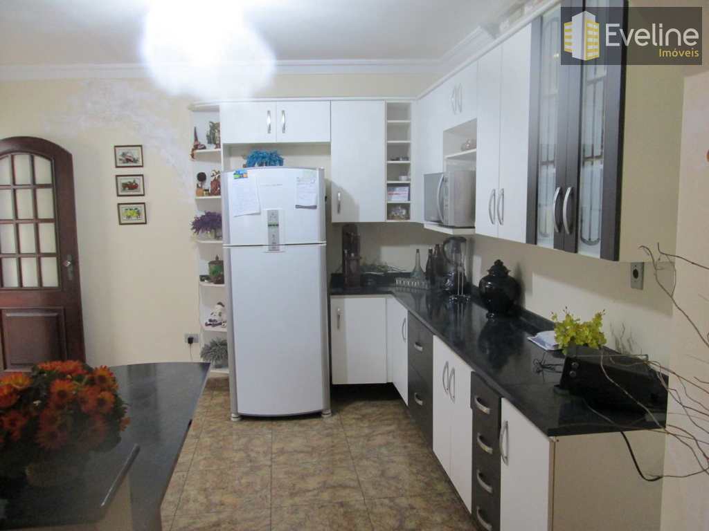 Sobrado em Mogi das Cruzes, no bairro Vila Mogilar