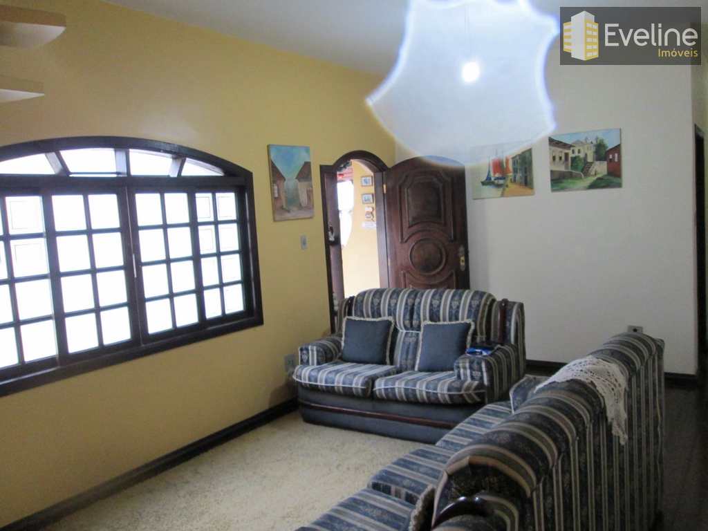 Sobrado em Mogi das Cruzes, no bairro Vila Mogilar