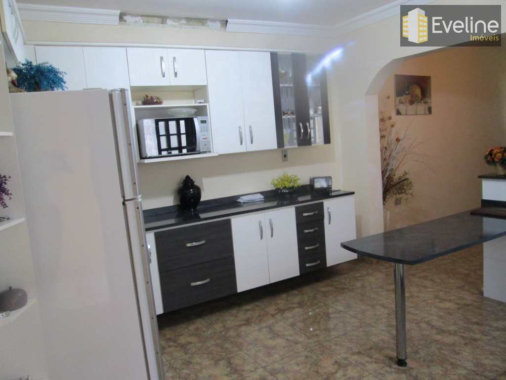 Sobrado em Mogi das Cruzes, no bairro Vila Mogilar
