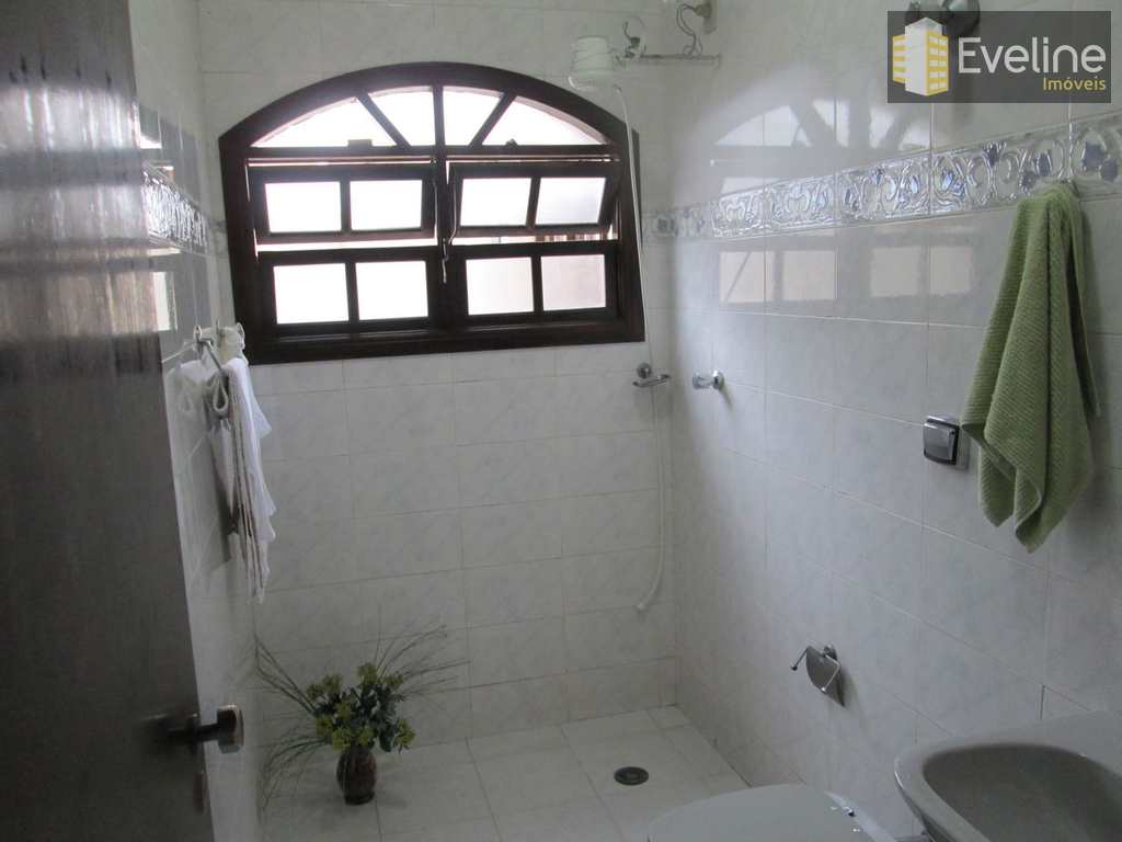 Sobrado em Mogi das Cruzes, no bairro Vila Mogilar
