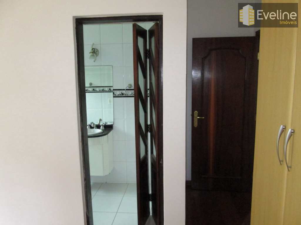 Casa de Condomínio em Mogi das Cruzes, no bairro Vila Oliveira
