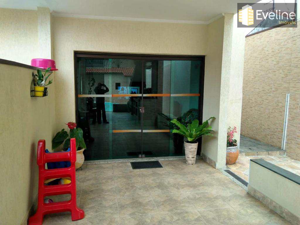 Sobrado em Mogi das Cruzes, no bairro Vila Suissa
