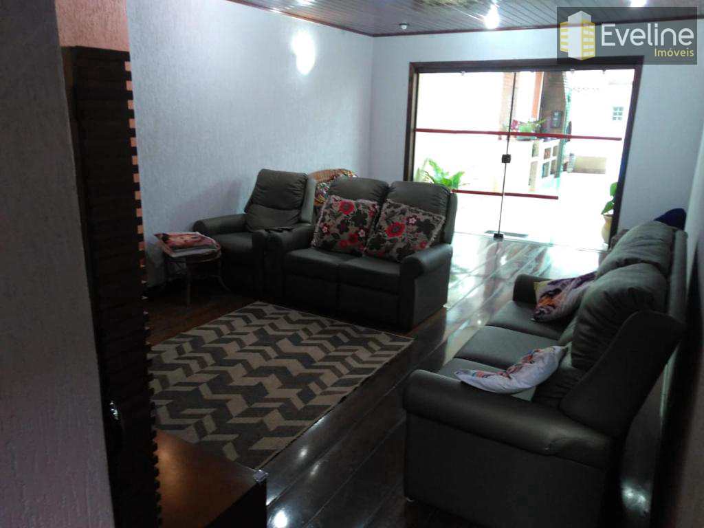 Sobrado em Mogi das Cruzes, no bairro Vila Suissa