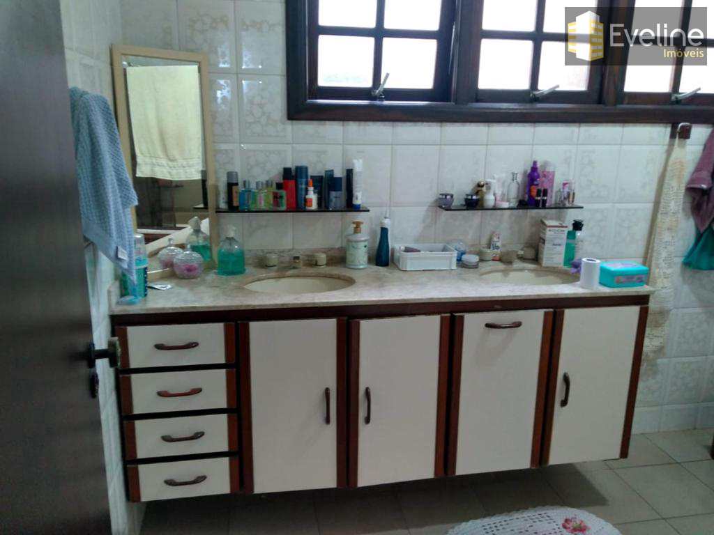 Sobrado em Mogi das Cruzes, no bairro Vila Suissa