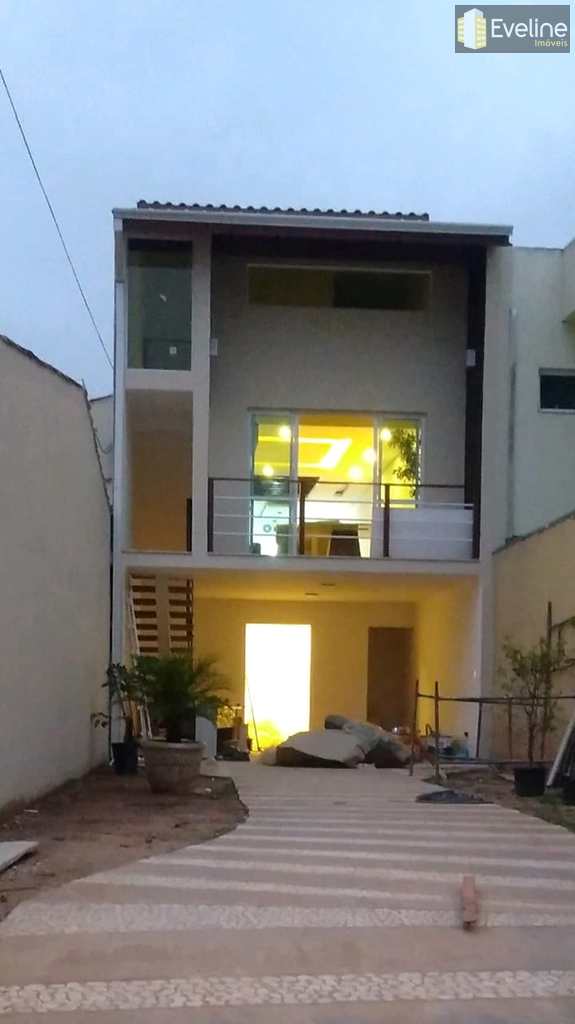 Sobrado em Mogi das Cruzes, no bairro Mogi Moderno