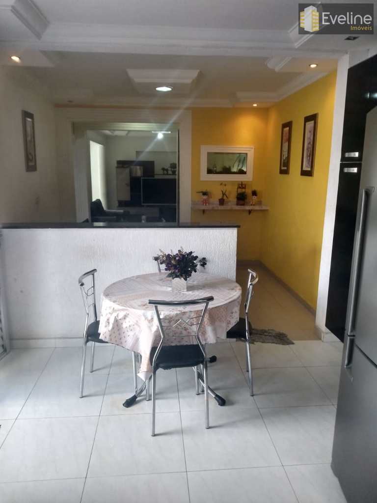 Sobrado em Mogi das Cruzes, no bairro Jardim Santa Teresa