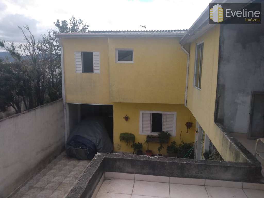 Sobrado em Mogi das Cruzes, no bairro Jardim Santa Teresa