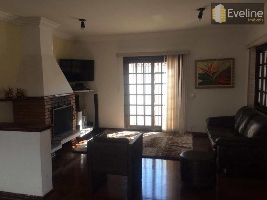 Casa em Mogi das Cruzes, no bairro Vila Oliveira