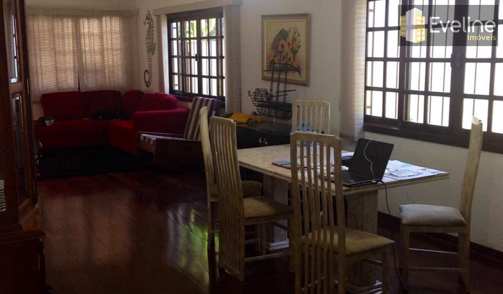Casa em Mogi das Cruzes, bairro Vila Oliveira