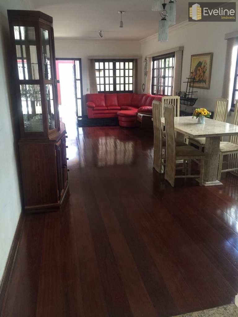 Casa em Mogi das Cruzes, no bairro Vila Oliveira