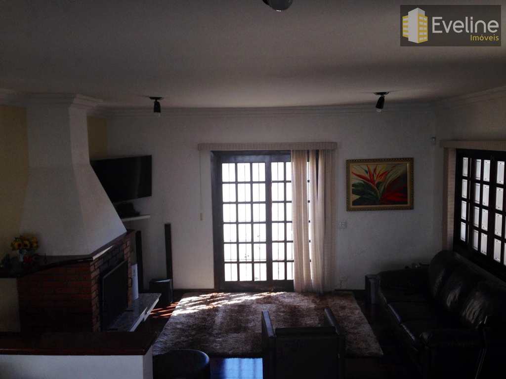 Casa em Mogi das Cruzes, no bairro Vila Oliveira
