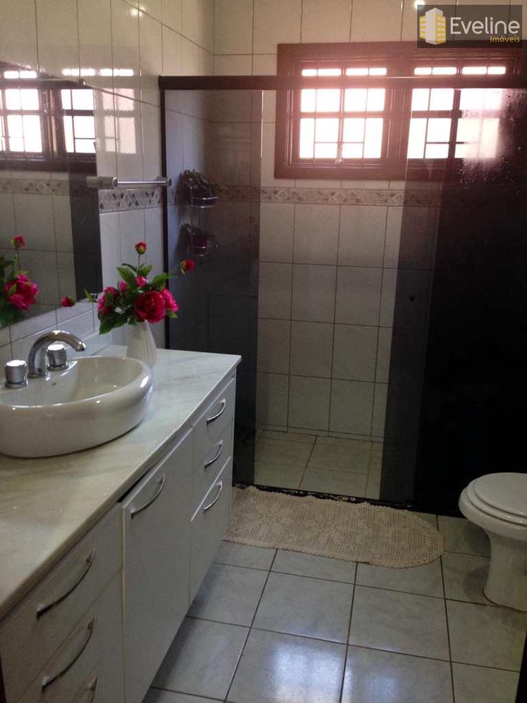 Casa em Mogi das Cruzes, no bairro Vila Oliveira