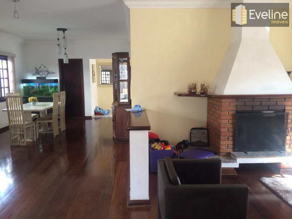 Casa em Mogi das Cruzes, no bairro Vila Oliveira