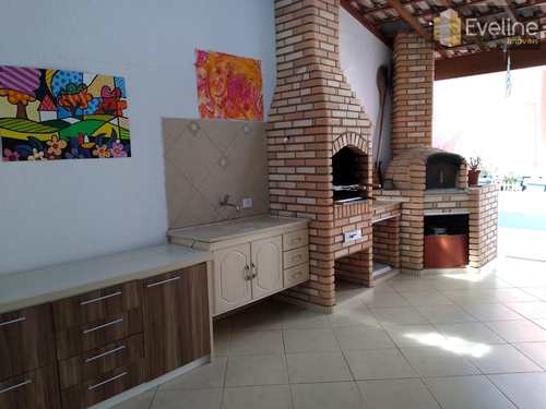 Casa, código 2811 em Mogi das Cruzes, bairro Vila Suissa