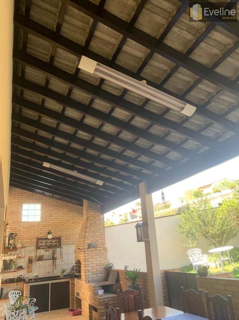 Casa em Mogi das Cruzes, no bairro Vila Suissa