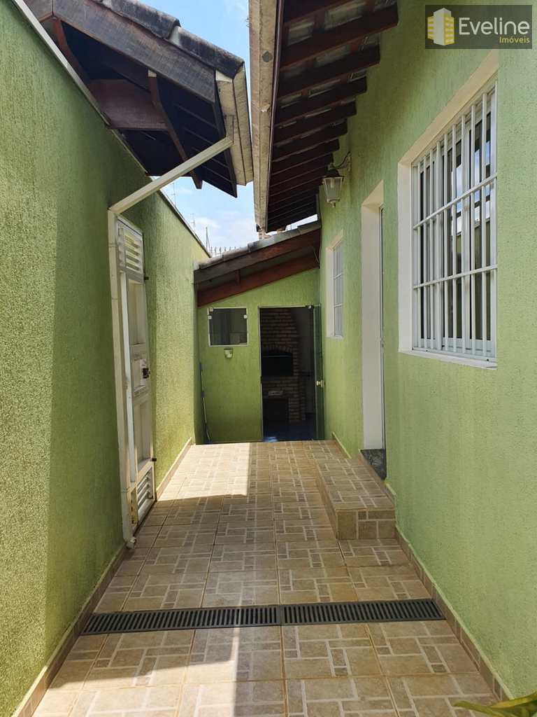Casa em Mogi das Cruzes, no bairro Vila Lavínia